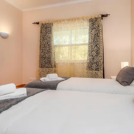 Colina Semesterpark 4*
