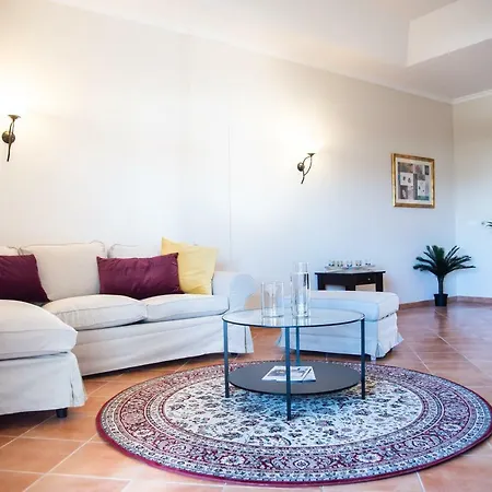 Colina Kompleks wypoczynkowy 4*